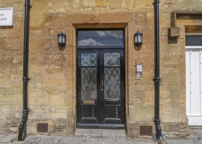 1 Abbey Court