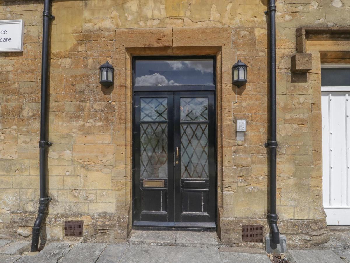 1 Abbey Court