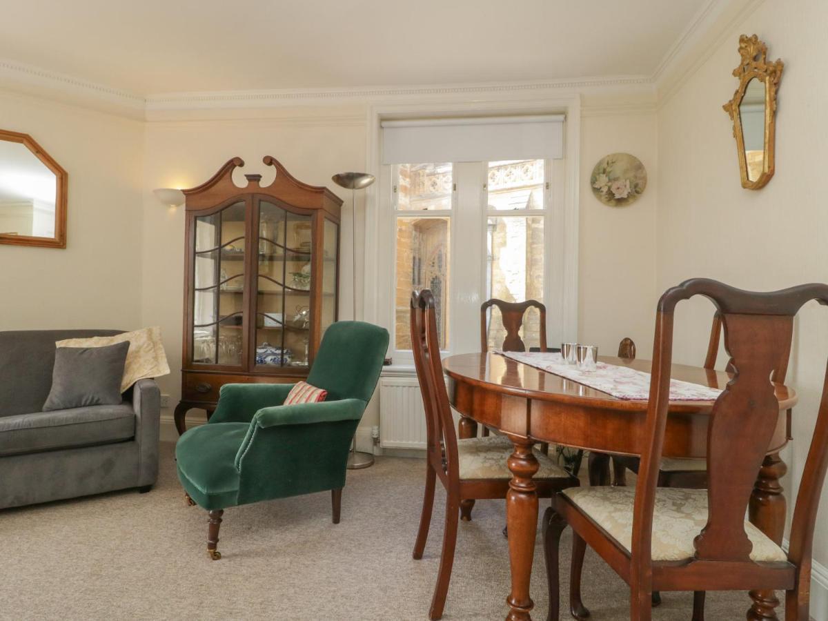 Apartment 1 Abbey Court