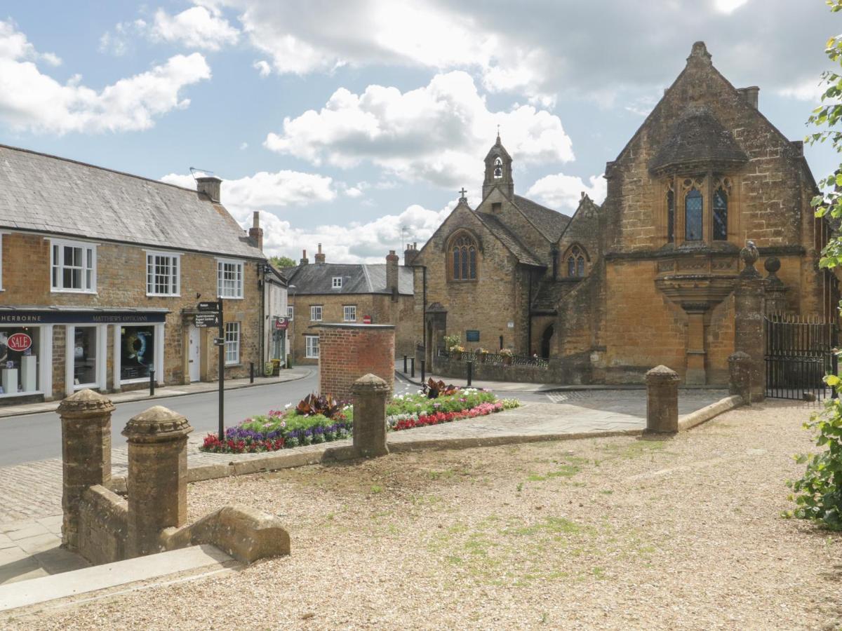1 Abbey Court Apartment Sherborne (Dorset)