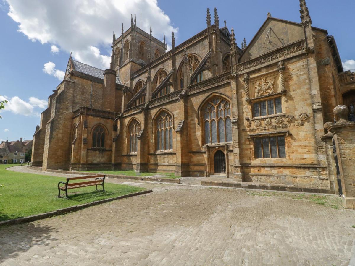 1 Abbey Court
